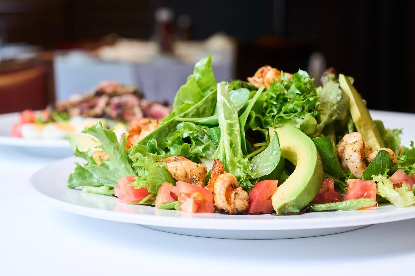 香ばしく焼き上げたシュリンプと、まろやかなアボカドの組み合わせ。